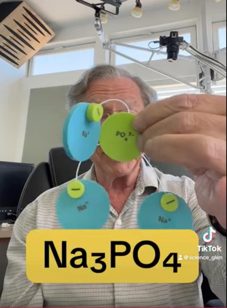 Model representation of sodium phosphate.